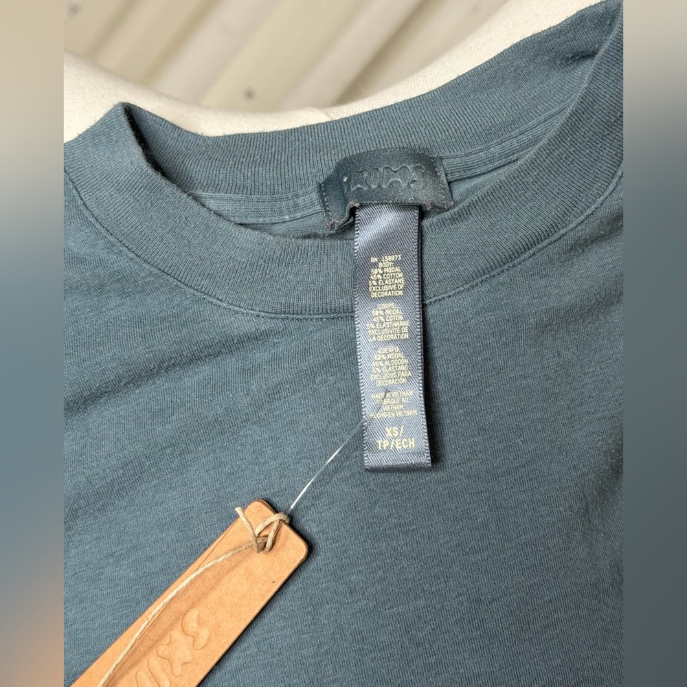 New SKIMS Teal Long Sleeve Top boyfriend tee kyanite relaxed fit - Picture 4 of 4